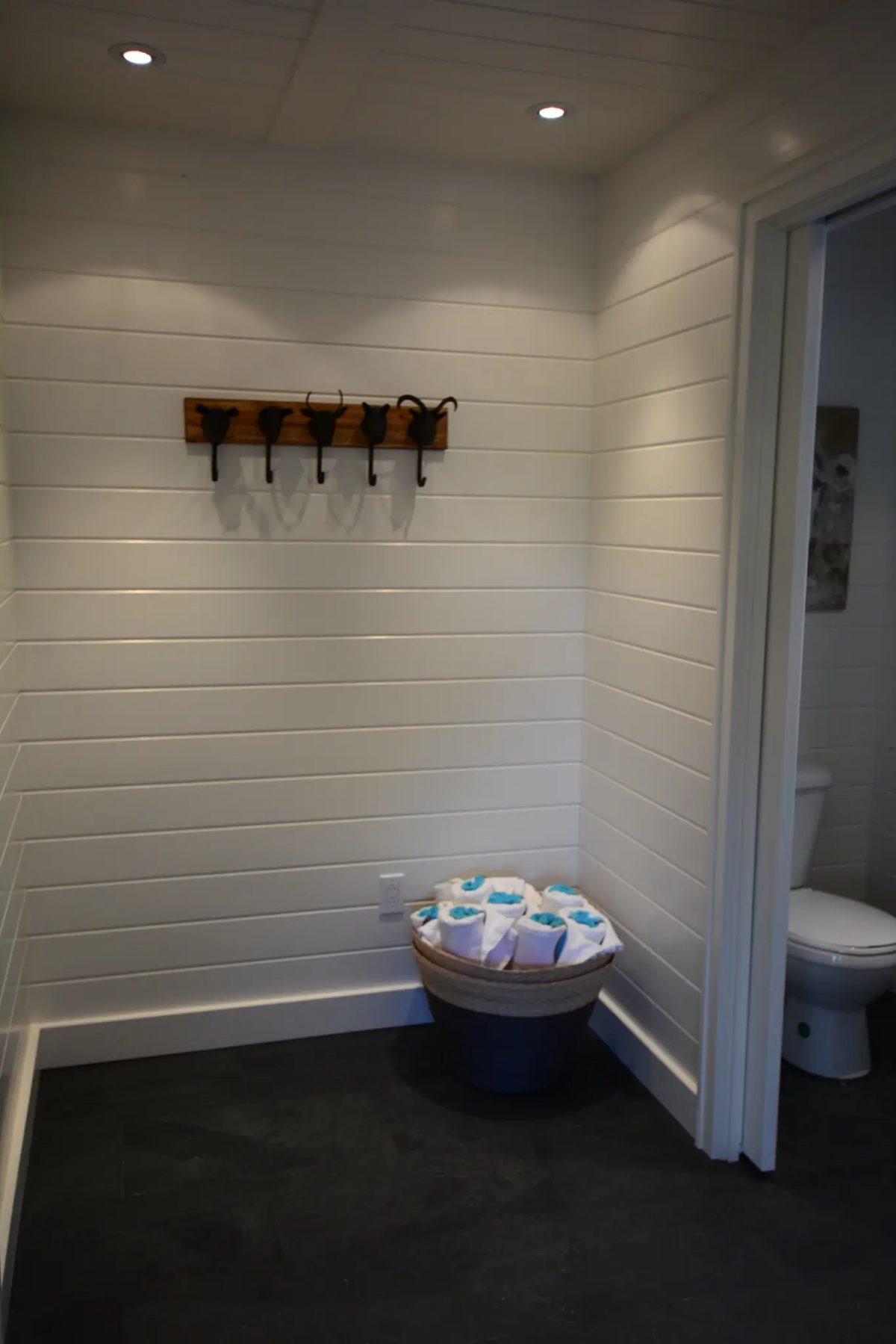 Pool House — Change Room